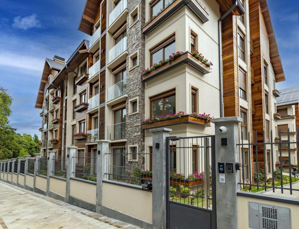 Rosa Edificio Bellagio Canela Com Infraestrutura Completa Apartment Bagian luar foto
