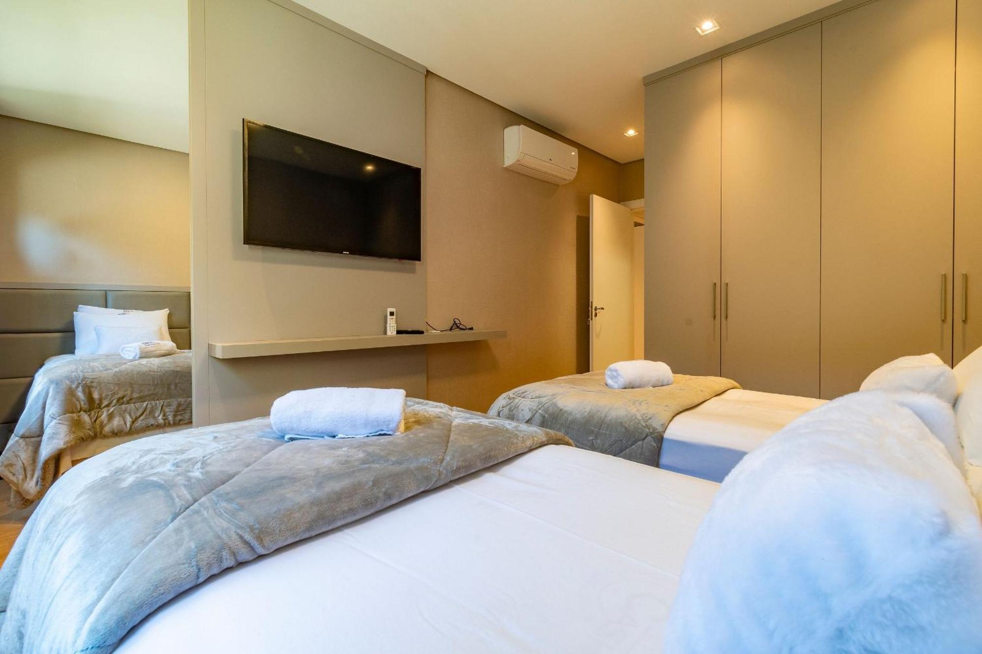 Rosa Edificio Bellagio Canela Com Infraestrutura Completa Apartment Bagian luar foto